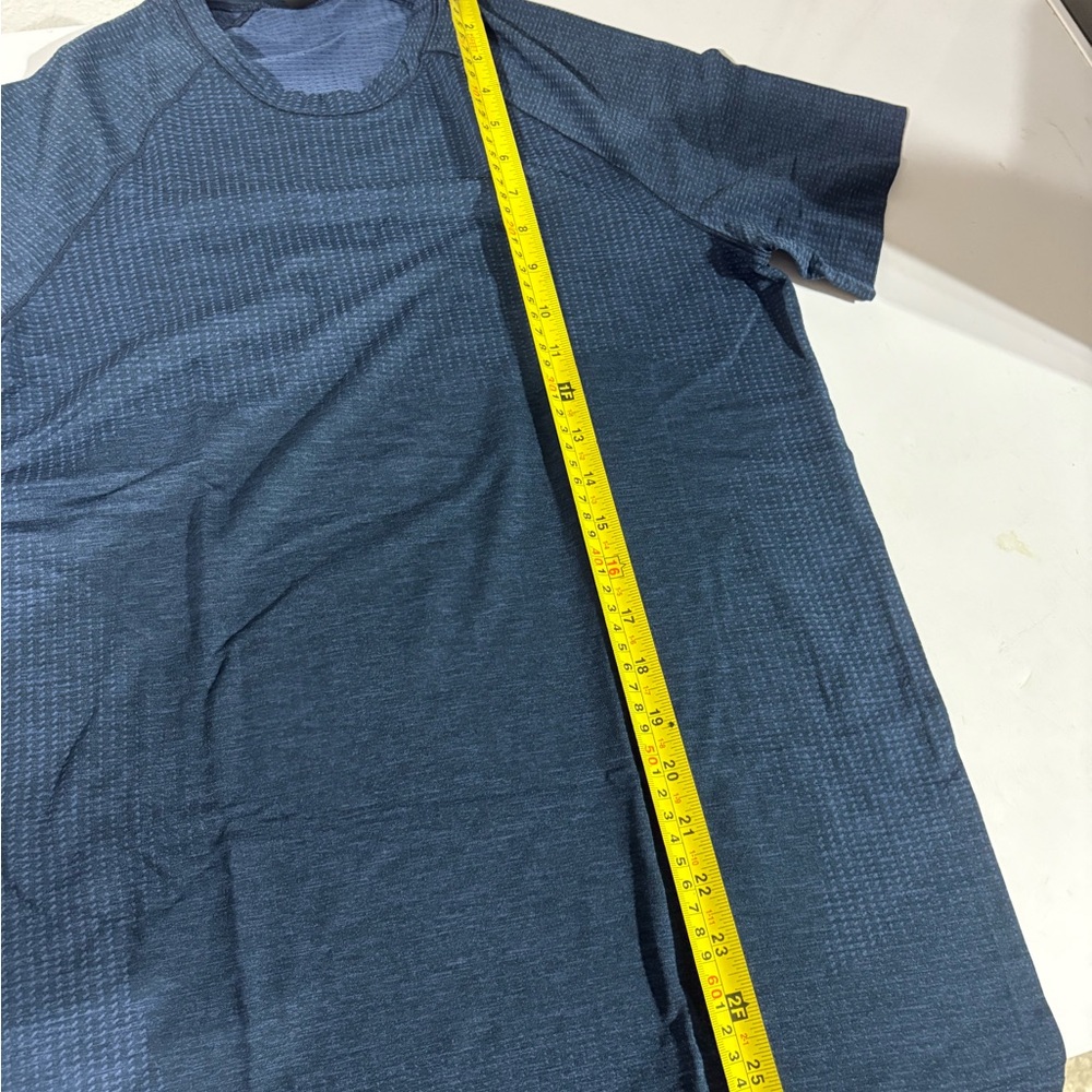 Lululemon Metal Vent Shirt Dark Blue Small - Picture 4 of 4